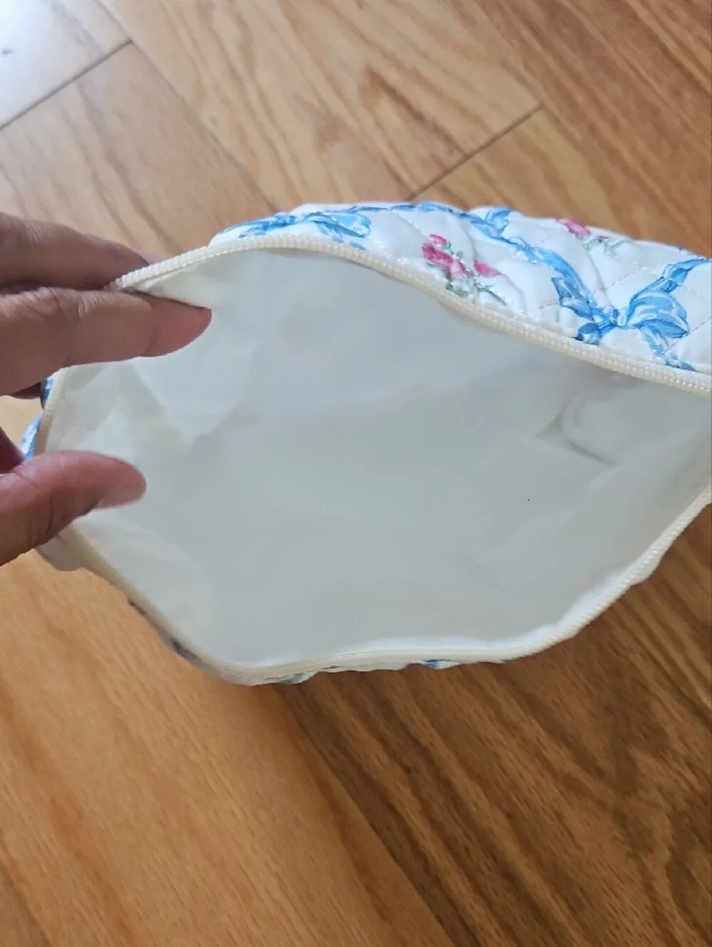 NWOT Quilted Floral Cosmetic Pouch in White with Blue Ribbon Print